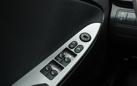 Hyundai Solaris II рестайлинг, 2015 год, 900 000 рублей, 20 фотография