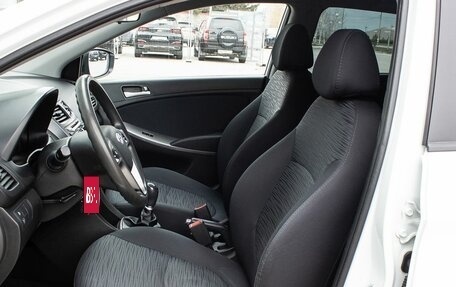 Hyundai Solaris II рестайлинг, 2015 год, 900 000 рублей, 11 фотография