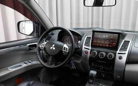 Mitsubishi Pajero Sport II рестайлинг, 2013 год, 1 879 000 рублей, 7 фотография