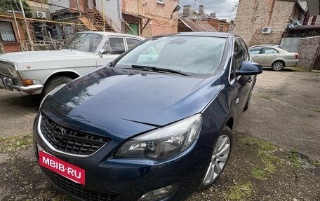 Opel Astra J, 2010 год, 550 000 рублей, 2 фотография