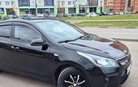 KIA Rio IV, 2018 год, 1 100 000 рублей, 6 фотография