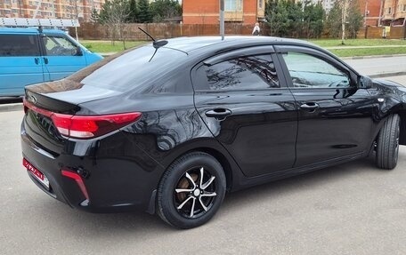 KIA Rio IV, 2018 год, 1 100 000 рублей, 8 фотография