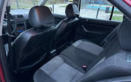 Volkswagen Bora, 2004 год, 390 000 рублей, 21 фотография