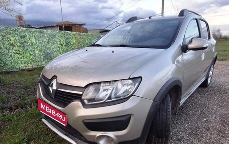 Renault Sandero II рестайлинг, 2018 год, 890 000 рублей, 1 фотография