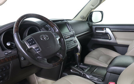 Toyota Land Cruiser 200, 2010 год, 2 800 000 рублей, 16 фотография