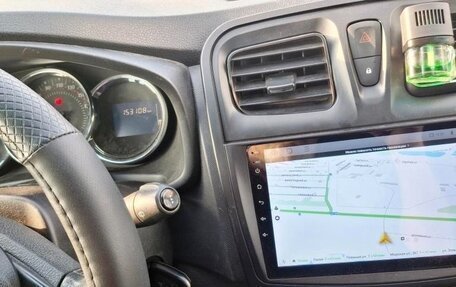 Renault Sandero II рестайлинг, 2018 год, 890 000 рублей, 16 фотография