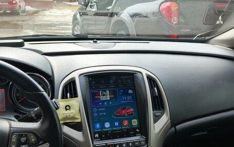 Opel Astra J, 2011 год, 750 000 рублей, 2 фотография