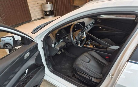 Hyundai Elantra, 2023 год, 2 200 000 рублей, 7 фотография