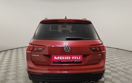 Volkswagen Tiguan II, 2017 год, 1 729 000 рублей, 6 фотография