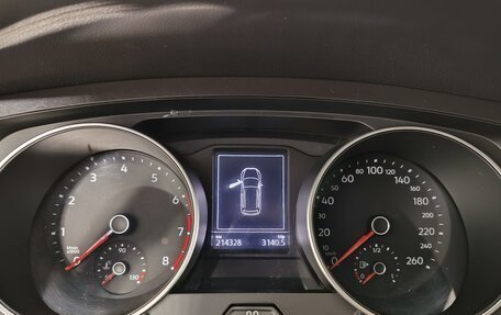 Volkswagen Tiguan II, 2017 год, 1 729 000 рублей, 13 фотография