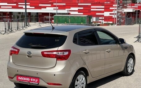 KIA Rio III рестайлинг, 2014 год, 1 097 000 рублей, 24 фотография
