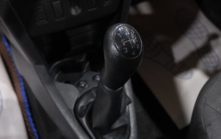 Renault Logan II, 2019 год, 789 000 рублей, 20 фотография