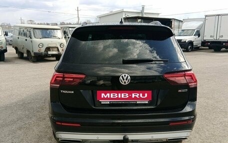 Volkswagen Tiguan II, 2020 год, 2 400 000 рублей, 4 фотография