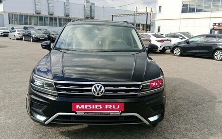 Volkswagen Tiguan II, 2020 год, 2 400 000 рублей, 3 фотография