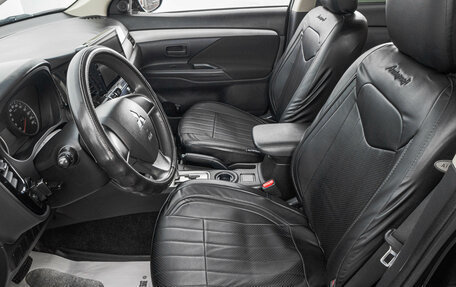 Mitsubishi Outlander III рестайлинг 3, 2013 год, 1 249 000 рублей, 11 фотография