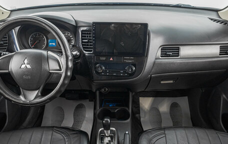 Mitsubishi Outlander III рестайлинг 3, 2013 год, 1 249 000 рублей, 10 фотография