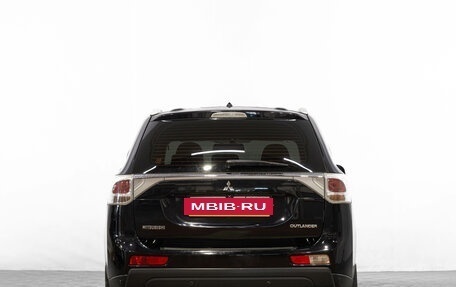 Mitsubishi Outlander III рестайлинг 3, 2013 год, 1 249 000 рублей, 6 фотография