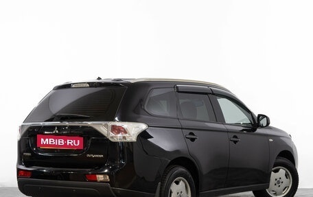 Mitsubishi Outlander III рестайлинг 3, 2013 год, 1 249 000 рублей, 5 фотография