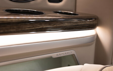 Mercedes-Benz V-Класс, 2021 год, 17 990 000 рублей, 19 фотография