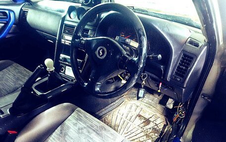 Nissan Skyline, 1998 год, 680 000 рублей, 3 фотография