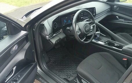 Hyundai Elantra, 2023 год, 1 670 000 рублей, 25 фотография