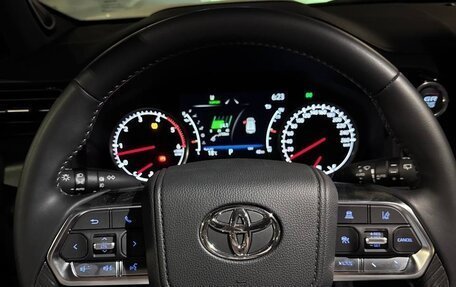 Toyota Land Cruiser, 2024 год, 13 300 000 рублей, 7 фотография