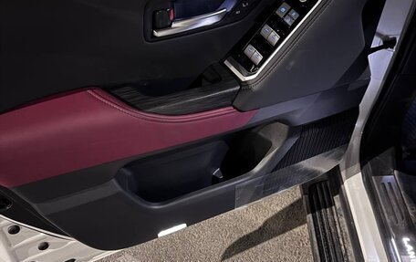 Toyota Land Cruiser, 2024 год, 13 300 000 рублей, 6 фотография