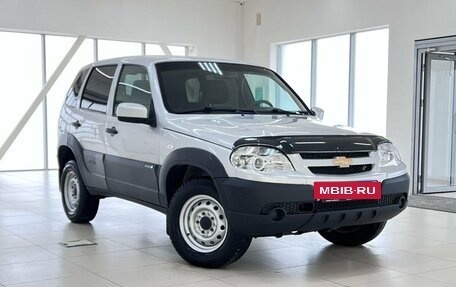 Chevrolet Niva I рестайлинг, 2020 год, 830 000 рублей, 3 фотография