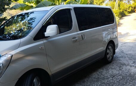 Hyundai Grand Starex Grand Starex I рестайлинг 2, 2011 год, 1 250 000 рублей, 2 фотография