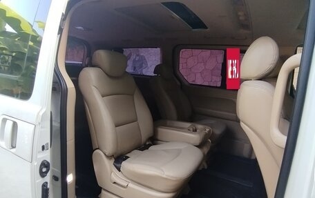 Hyundai Grand Starex Grand Starex I рестайлинг 2, 2011 год, 1 250 000 рублей, 5 фотография