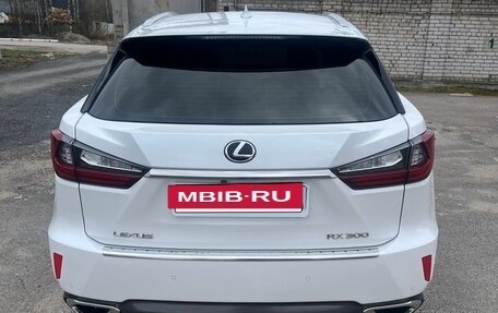 Lexus RX IV рестайлинг, 2018 год, 4 200 000 рублей, 3 фотография