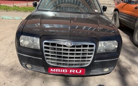 Chrysler 300C II, 2005 год, 400 000 рублей, 3 фотография