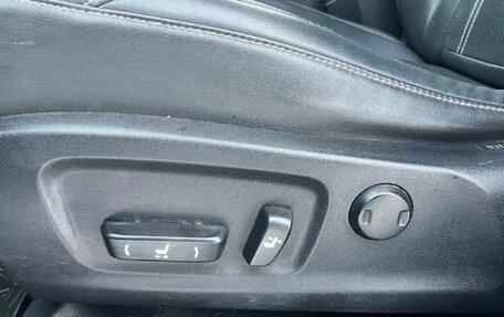 Lexus RX IV рестайлинг, 2017 год, 3 820 000 рублей, 15 фотография