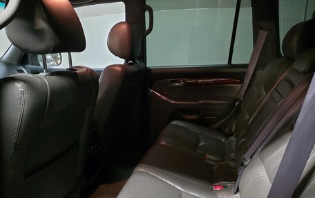 Toyota Land Cruiser Prado 120 рестайлинг, 2004 год, 2 600 000 рублей, 2 фотография