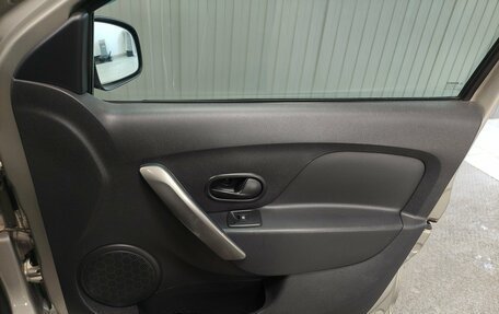 Renault Sandero II рестайлинг, 2015 год, 780 000 рублей, 16 фотография