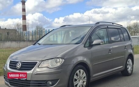 Volkswagen Touran III, 2007 год, 525 000 рублей, 1 фотография