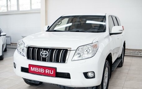 Toyota Land Cruiser Prado 150 рестайлинг 2, 2013 год, 3 434 000 рублей, 1 фотография