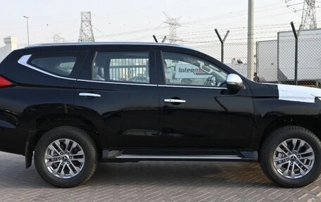 Mitsubishi Pajero Sport III рестайлинг, 2023 год, 3 650 000 рублей, 7 фотография