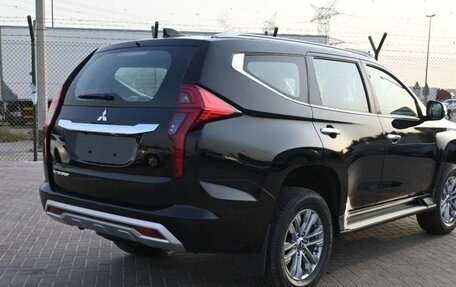 Mitsubishi Pajero Sport III рестайлинг, 2023 год, 3 650 000 рублей, 4 фотография