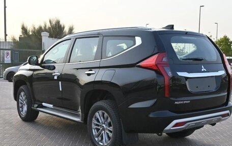 Mitsubishi Pajero Sport III рестайлинг, 2023 год, 3 650 000 рублей, 6 фотография