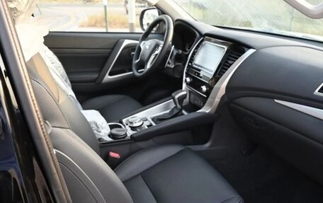 Mitsubishi Pajero Sport III рестайлинг, 2023 год, 3 650 000 рублей, 12 фотография