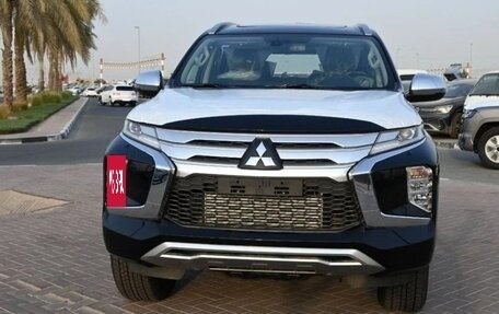 Mitsubishi Pajero Sport III рестайлинг, 2023 год, 3 650 000 рублей, 2 фотография