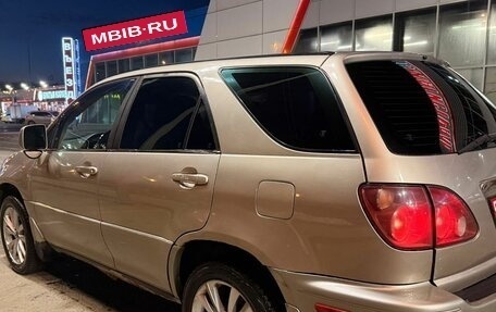 Lexus RX IV рестайлинг, 1999 год, 450 000 рублей, 3 фотография