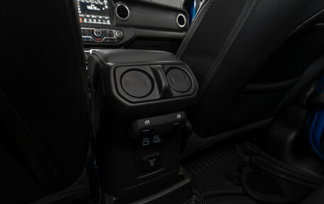 Jeep Wrangler, 2023 год, 5 600 000 рублей, 13 фотография