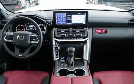 Toyota Land Cruiser, 2025 год, 16 400 000 рублей, 21 фотография