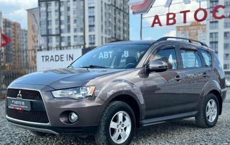 Mitsubishi Outlander III рестайлинг 3, 2011 год, 1 369 000 рублей, 4 фотография