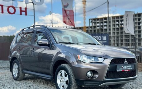 Mitsubishi Outlander III рестайлинг 3, 2011 год, 1 369 000 рублей, 2 фотография