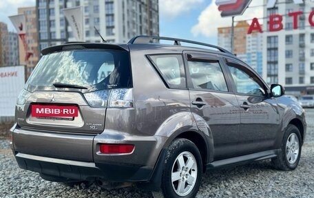 Mitsubishi Outlander III рестайлинг 3, 2011 год, 1 369 000 рублей, 7 фотография