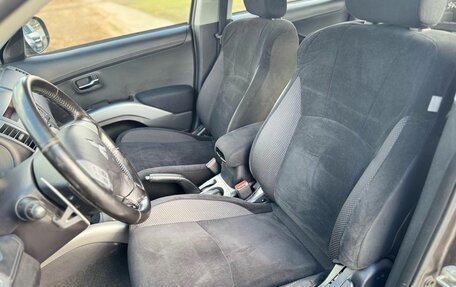 Mitsubishi Outlander III рестайлинг 3, 2011 год, 1 369 000 рублей, 10 фотография