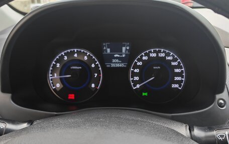 Hyundai Solaris II рестайлинг, 2011 год, 740 000 рублей, 8 фотография